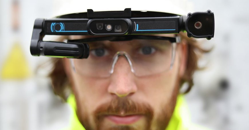 Seeing through the eyes of the mobile worker: ECOM presents Visor-Ex® 01 smart glasses for industrial use in hazardous areas